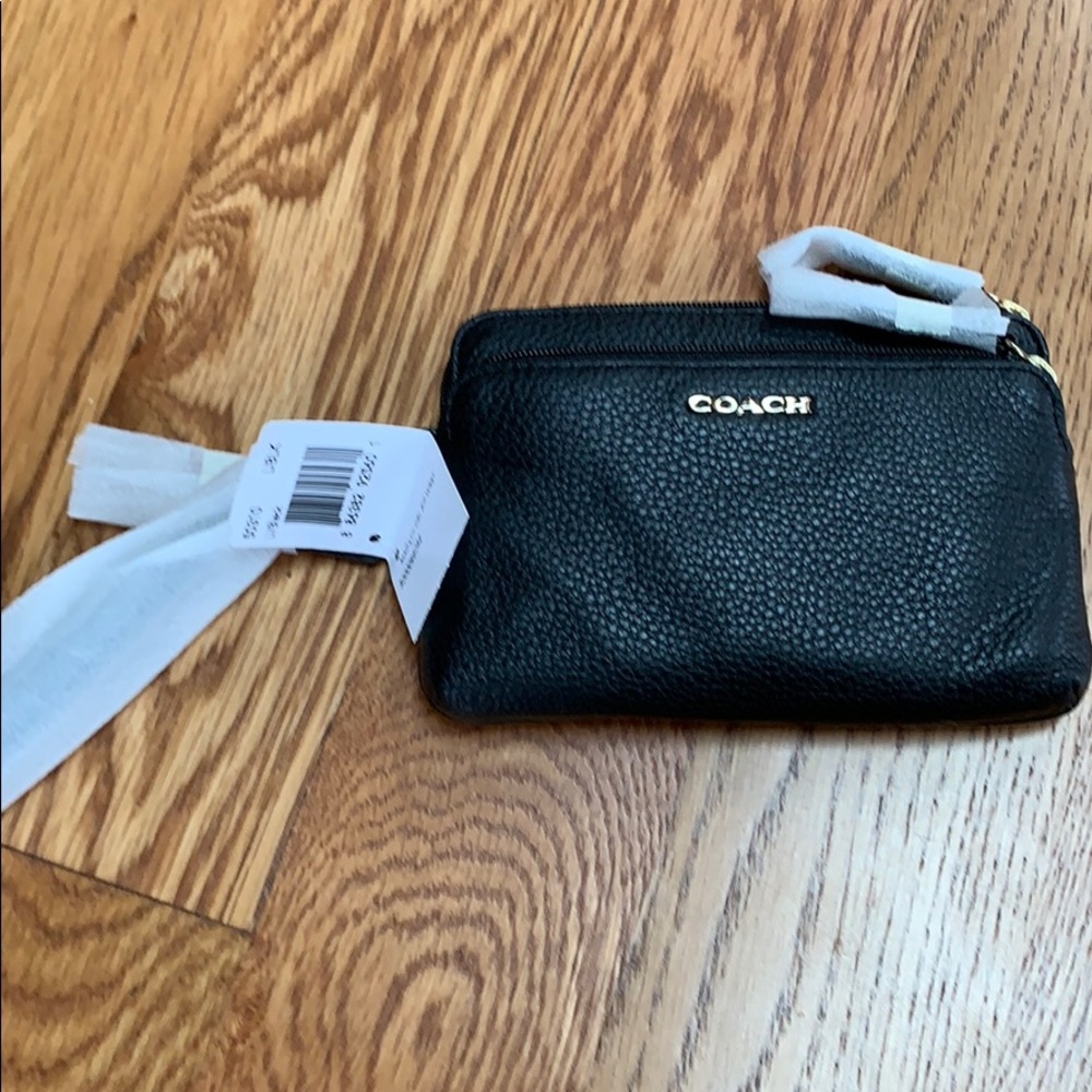 Coach zip-up leather wristlet (small) NWT